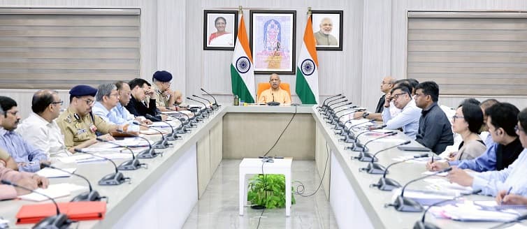 शारदीय नवरात्र से छठ महापर्व तक फील्ड में उतरें वरिष्ठ अधिकारी, जनता से सीधा संवाद करें: मुख्यमंत्री