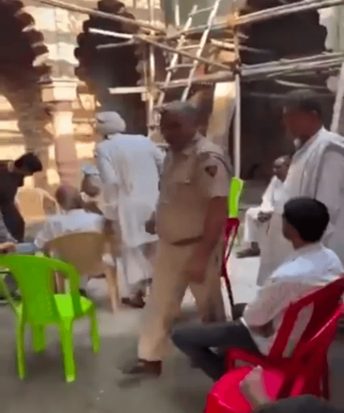हरियाणा में पुलिस और ग्रामीण आमने-सामने, डिटेन करने पहुंची टीम को घेरा