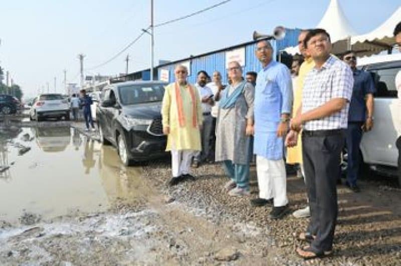 योगी सरकार फैजुल्लागंज में लगातार चला रही बाढ़ राहत कार्य, प्रभारी मंत्री ने किया निरीक्षण