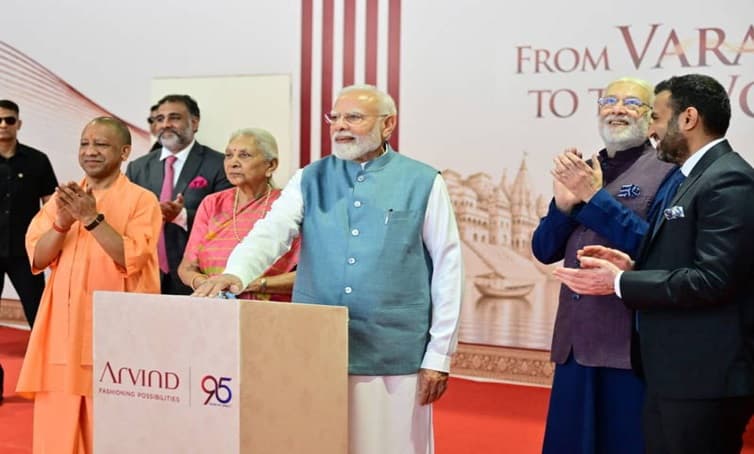 वाराणसी को मिली गारमेंट फैक्ट्री की सौगात, PM मोदी ने अरविंद मिल्स के नए मैन्युफैक्चरिंग प्लांट का किया लोकार्पण