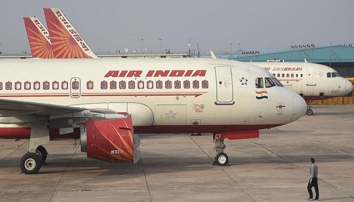 अचानक सिक लीव पर गए सीनियर क्रू मेंबर्स, Air India की 70 से ज्यादा फ्लाइट्स कैंसिल