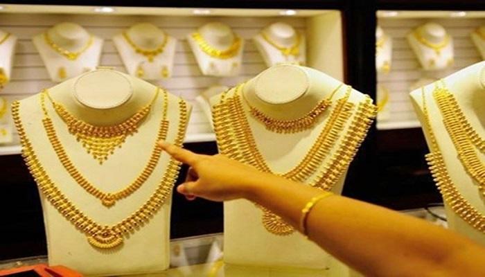 सोने की चमक हुई फीकी, चांदी भी फिसली