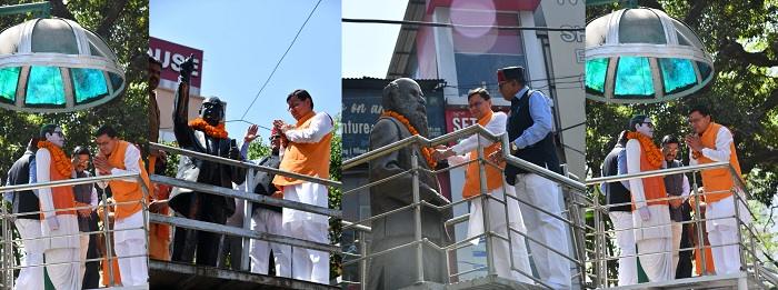 दोबारा मुख्यमंत्री बनने के बाद पुष्कर धामी ने शहीदों को दी श्रद्धांजलि