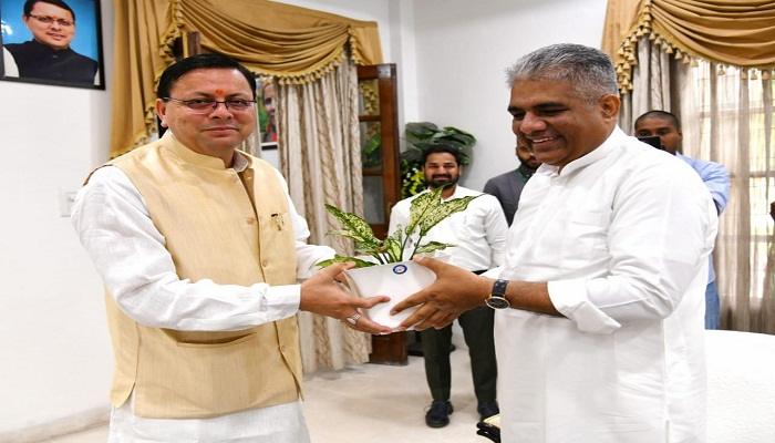 सीएम पुष्कर सिंह धामी से भूपेन्द्र यादव ने की मुलाकात, कई मुद्दों पर की चर्चा