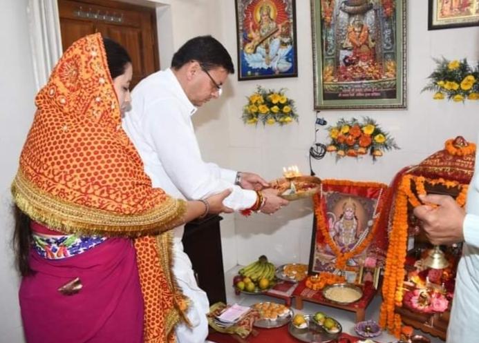 श्री राम भक्त हनुमान जन्मोत्सव पर धामी ने हनुमान जी की पूजा अर्चना