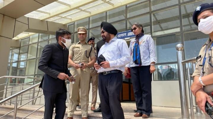 एस.एस. सन्धु ने विकास भवन सभागार में विकास कार्यों की समीक्षा बैठक
