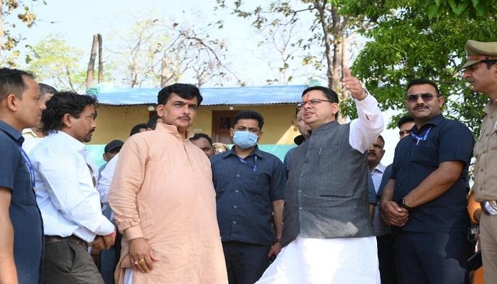 मुख्यमंत्री धामी ने शारदा घाट का किया औचक निरीक्षण