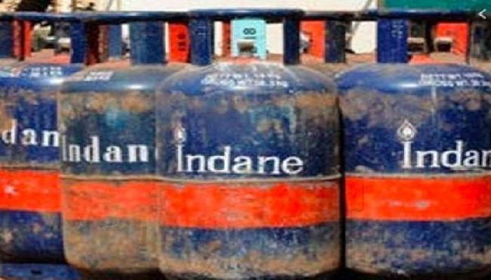 बजट से पहले आम आदमी को बड़ा झटका, बढ़ गए गैस सिलेंडर के दाम
