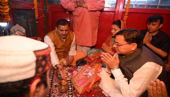 चैत्र नवरात्रि के पहले दिन पुष्कर सिंह धामी ने किए मां पूर्णागिरी के दर्शन