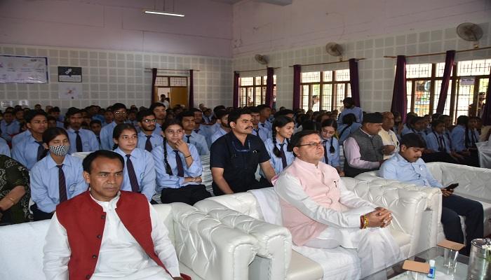 पुष्कर सिंह धामी ने छात्रों के साथ परीक्षा पर चर्चा कार्यक्रम में वर्चुअल किया प्रतिभाग