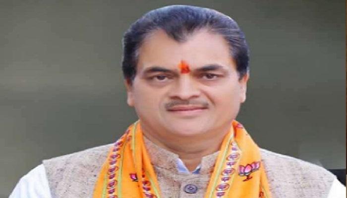 वित्तमंत्री का आदेश, \’महिला\’ के लिए एसी कार की करो व्यवस्था