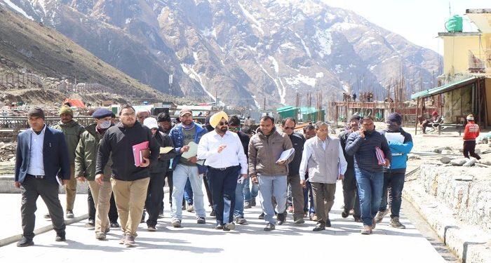 एसएस संधु ने केदारनाथ धाम में चल रहे निर्माण कार्यों का लिया जायजा