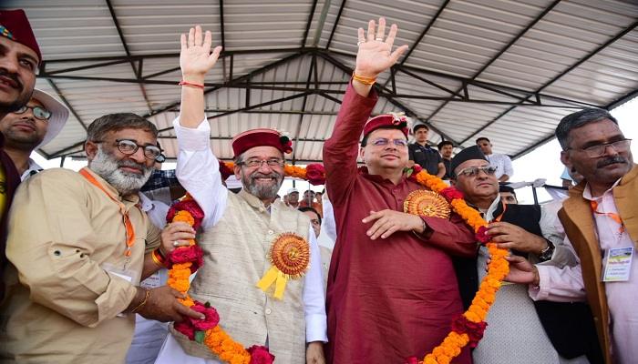 मिनी स्टेडियम में सीएम धामी ने खेलकूद एवं सांस्कृतिक कार्यक्रम में किया प्रतिभाग