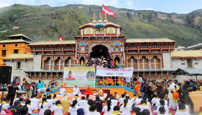 उत्तराखंड चारधाम में तीर्थयात्रियों सहित सभी ने इन धाम में मनाया योग दिवस