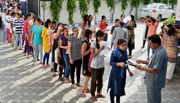 अब ओपन स्कूल के स्टूडेंट्स भी दे सकेंगे NEET, सुप्रीम कोर्ट ने हटाई 27 साल पुरानी रोक