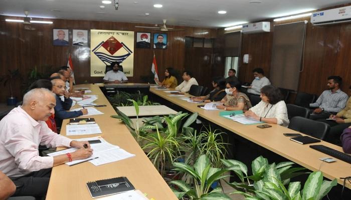 डेंगू की रोकथाम और नियंत्रण हेतु एस. एस. संधु ने की बैठक