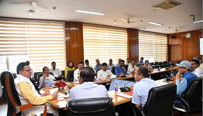 स्वामित्व अभिलेख के शत-प्रतिशत वितरण के लिए लगाएं शिविर : सीएम धामी