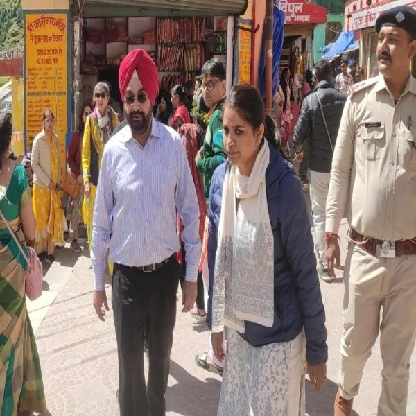 मुख्य सचिव ने श्री बद्रीनाथ एवं हेमकुंड साहिब-लोकपाल यात्रा व्यवस्थाओं का लिया जायजा