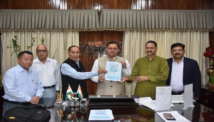भू-कानून के अध्ययन व परीक्षण के लिए गठित समिति ने सीएम धामी को रिपोर्ट सौंपी