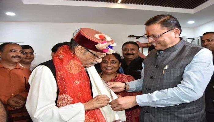 सीएम धामी ने पूर्व मुख्यमंत्री भुवनचंद्र खंडूरी को जन्मदिन की दी बधाई