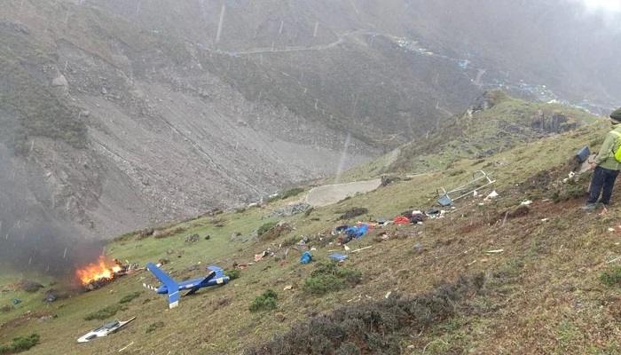 केदारनाथ में हेलीकॉप्टर क्रैश, पायलट समेत 7 की मौत