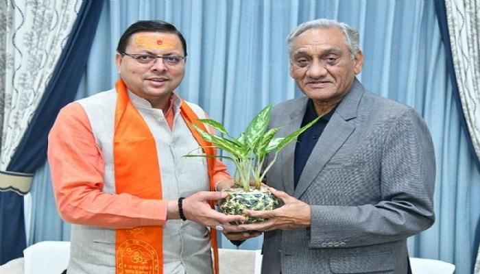 सीएम धामी से पूर्व मुख्यमंत्री विजय बहुगुणा ने की भेंट