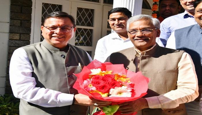 सीएम धामी ने ने पूर्व सीएम त्रिवेन्द्र सिंह रावत से की भेंट