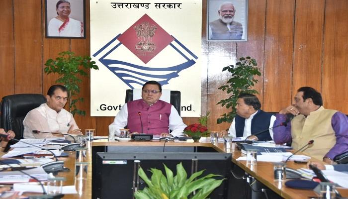 सीएम धामी ने परिवहन अधिकारियों को दिए निर्देश