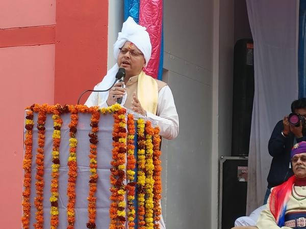 सीएम धामी ने अंतरराष्ट्रीय जौलजीबी व्यापार मेले का किया शुभारंभ