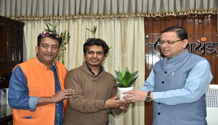 एक्टर नवाजुद्दीन सिद्दीकी ने सीएम धामी से की भेंट