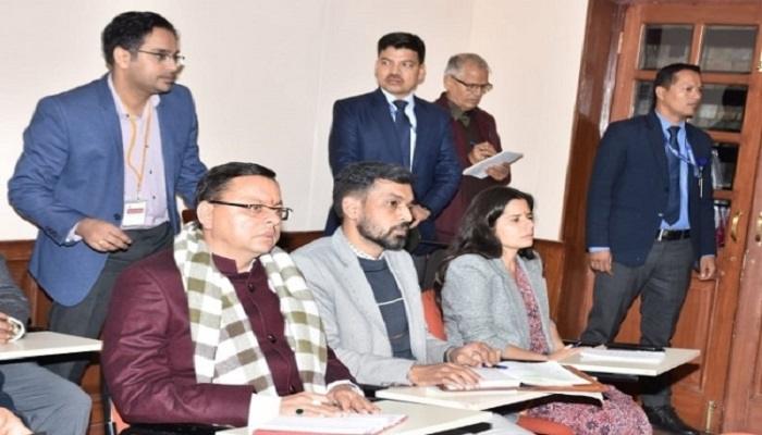 अचानक चिंतन शिविर में पहुंचे सीएम धामी, श्रोता बनकर सुने सभी के विचार