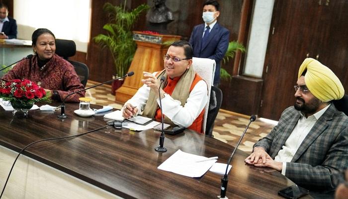 ग्राम चौपाल और नियमित फील्ड विजिट करें अधिकारी: सीएम धामी