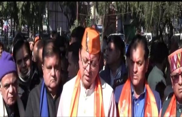 पीएम मोदी ने जोशीमठ भू-धसाव पर सीएम धामी से ली जानकारी