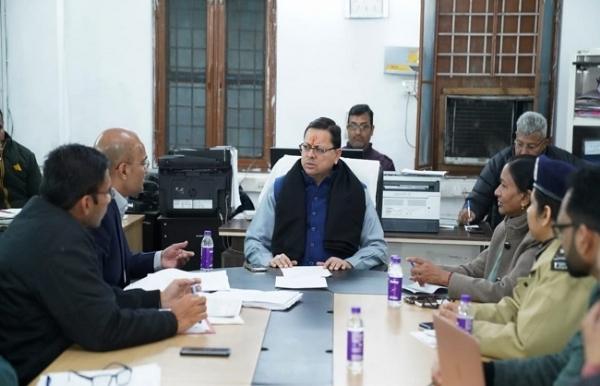सीएम धामी ने जोशीमठ भू ध्वंस पर उच्च अधिकारियों के संग समीक्षा की