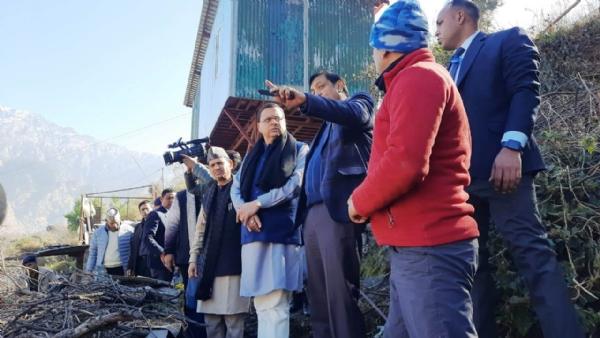 सीएम धामी ने जोशीमठ पहुंचकर भू-धंसाव क्षेत्र का किया निरीक्षण
