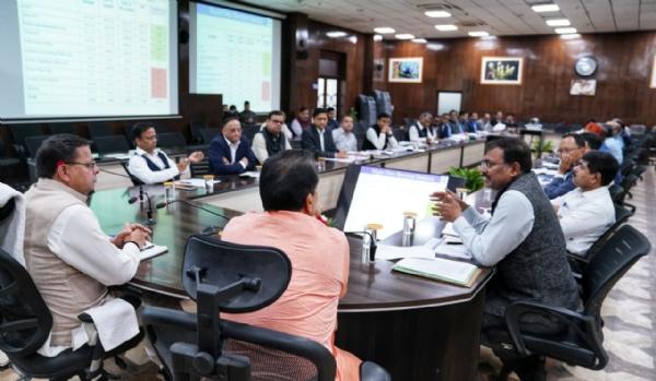 लक्ष्य के सापेक्ष वसूली का लक्ष्य बढ़ाएं अधिकारी: सीएम धामी