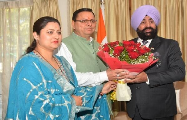 सीएम धामी ने राज्यपाल से भेंट कर दी जन्मदिन की शुभकामनाएं