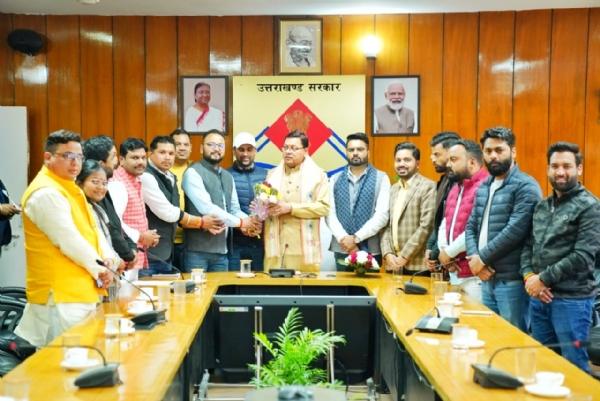 नकल विरोधी कानून पर युवा मोर्चा ने सीएम धामी का जताया आभार
