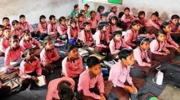उप्र में बगैर परीक्षा दिए अगली कक्षा में जाएंगे परिषदीय छात्र
