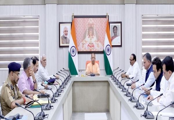 मुख्यमंत्री ने सभी जिलों में कोविड डेडिकेटेड हॉस्पिटल बनाने के दिए निर्देश