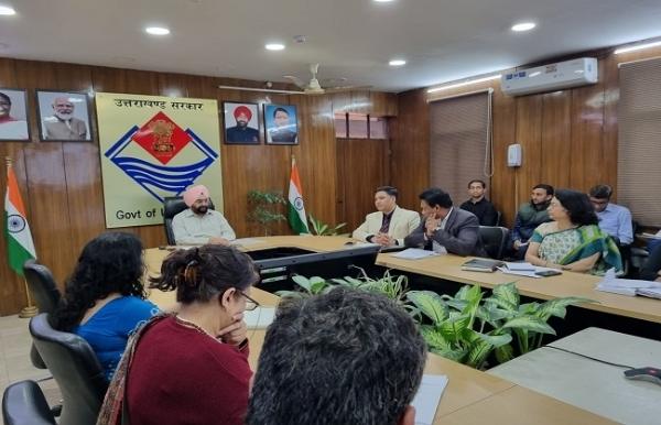चारधाम यात्रा मार्गों में स्वास्थ्य सुविधाएं बढ़ाई जाएंगी: मुख्य सचिव