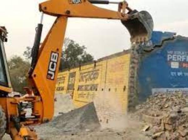 सार्वजनिक भूमि, पार्क, तालाब, पोखर समेत कहीं पर भी अवैध कब्जे हटाने के निर्देश