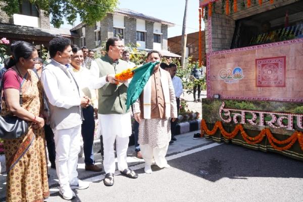 मानसखंड झांकी करेगी प्रदेश का भ्रमण, मुख्यमंत्री धामी ने किया रवाना