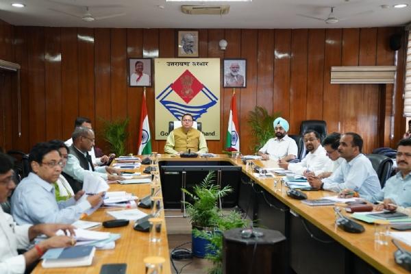 सहायक नदियों पर प्रस्तावित डीपीआर केन्द्र को शीघ्र भेजें: सीएम धामी
