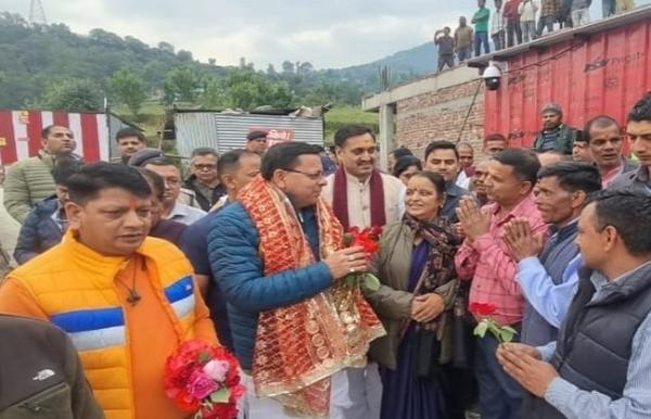 सीएम धामी ने गुप्तकाशी पहुंच कर लिया यात्रा व्यवस्थाओं का जायजा