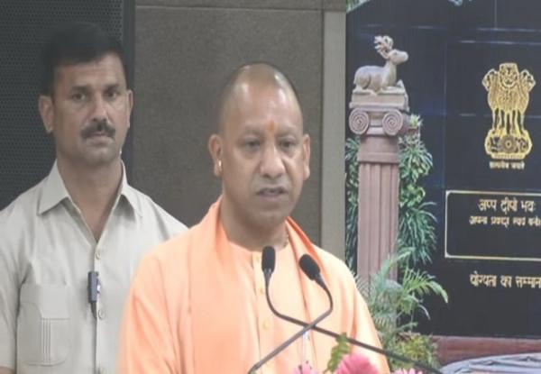 सीएम योगी ने राज्य लोक सेवा आयोग के अध्यक्षों के सम्मेलन का किया उद्घाटन
