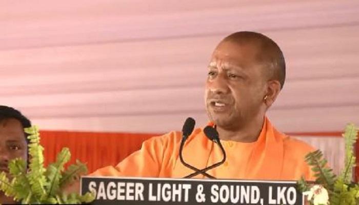 जाति के नाम पर बांटने वाले संकट के समय नहीं दिखते: सीएम योगी