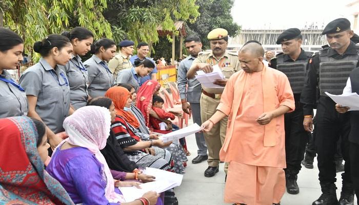 न बिटिया की शादी रुकेगी, न ही पति का इलाज: सीएम योगी
