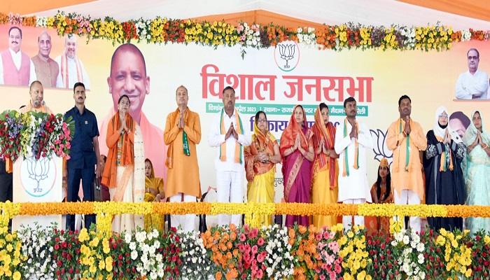 अब माफिया की हिम्मत नहीं कि तनकर चल पाए: सीएम योगी