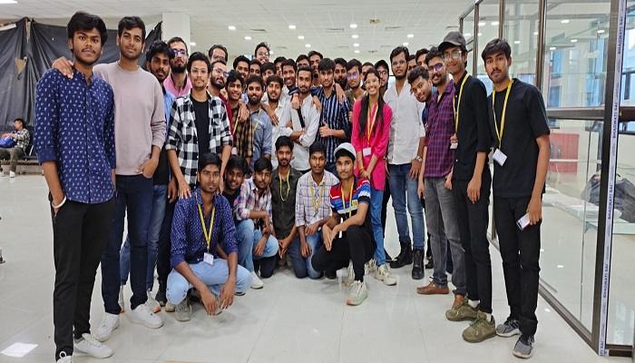 मणिपुर से सुरक्षित यूपी लौटे 62 छात्र, दो दिन में बाकी छात्रों की भी सकुशल होगी वापसी